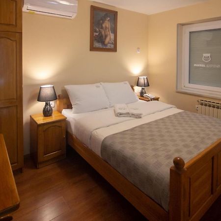 Motel Atos ลัคตาชิ ภายนอก รูปภาพ