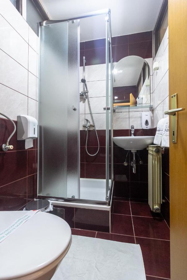 Motel Atos ลัคตาชิ ภายนอก รูปภาพ