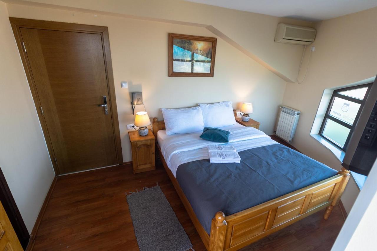 Motel Atos ลัคตาชิ ภายนอก รูปภาพ
